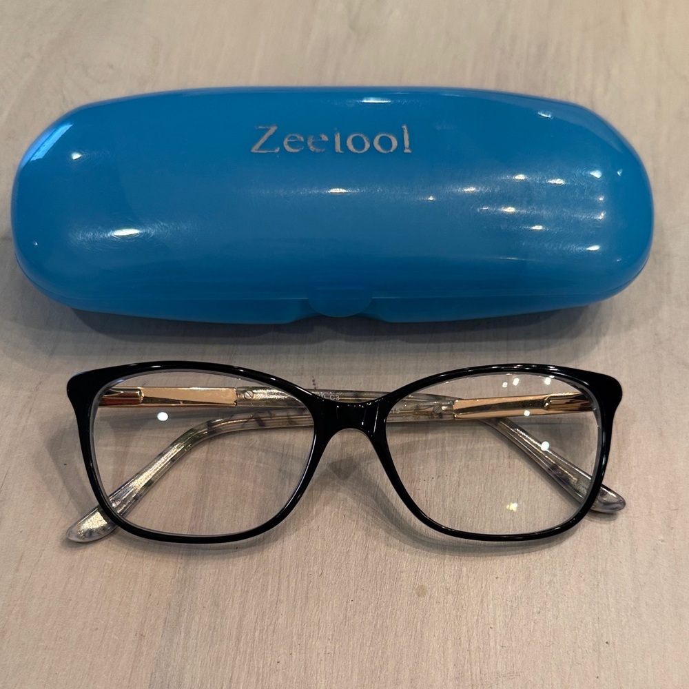 Zeelool Black Glasses with Blue Case